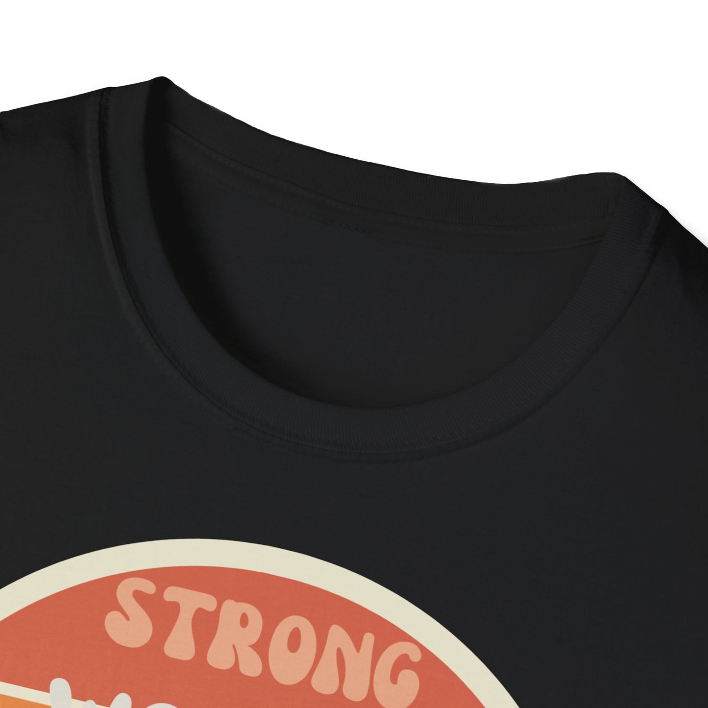 strong women raise strong girls T-shirt Lustige Sprüche, Perfektes Geschenk für Mütter, Minimalistisches Design, T-shirt relax komfort