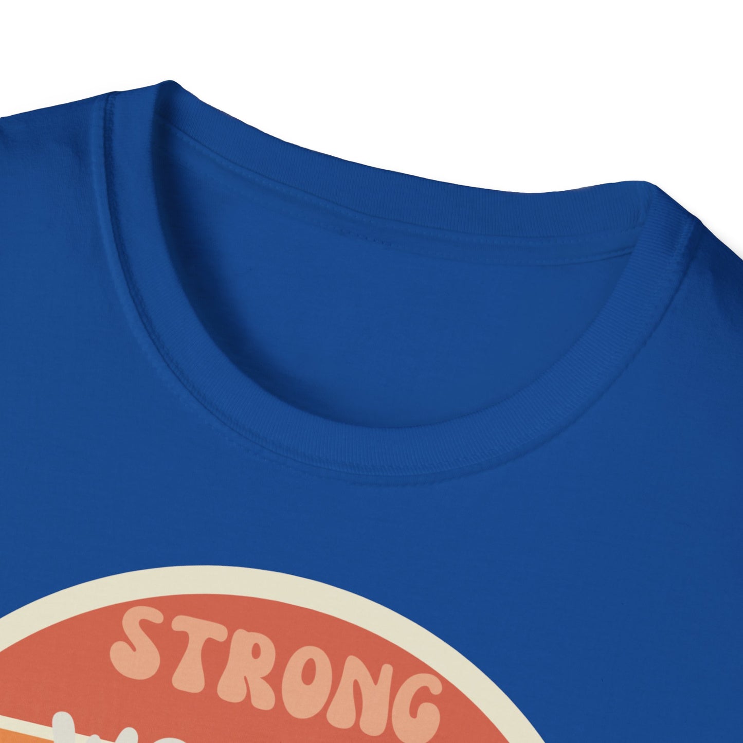 strong women raise strong girls T-shirt Lustige Sprüche, Perfektes Geschenk für Mütter, Minimalistisches Design, T-shirt relax komfort