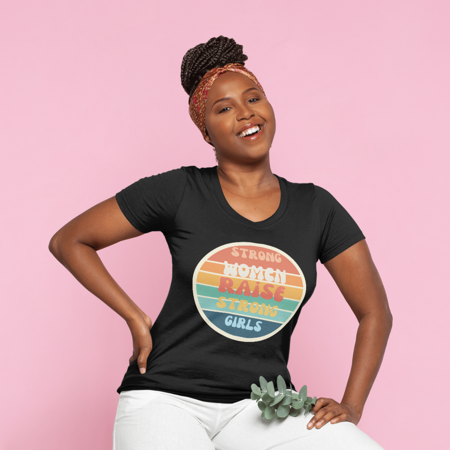 strong women raise strong girls T-shirt Lustige Sprüche, Perfektes Geschenk für Mütter, Minimalistisches Design, T-shirt relax komfort