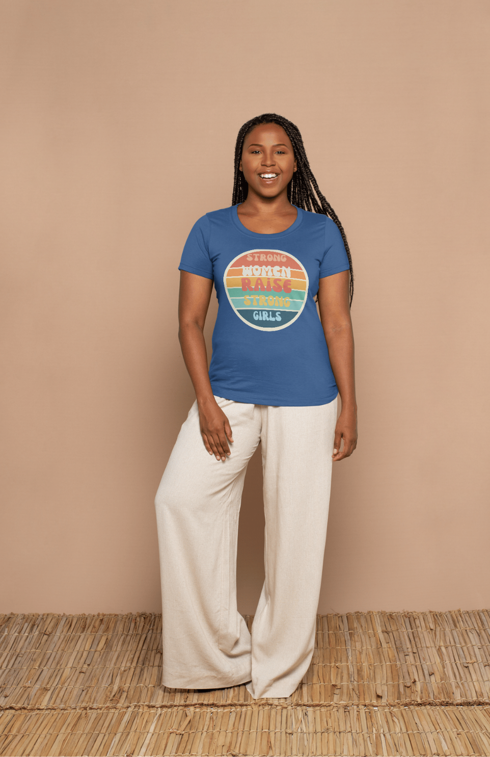 strong women raise strong girls T-shirt Lustige Sprüche, Perfektes Geschenk für Mütter, Minimalistisches Design, T-shirt relax komfort