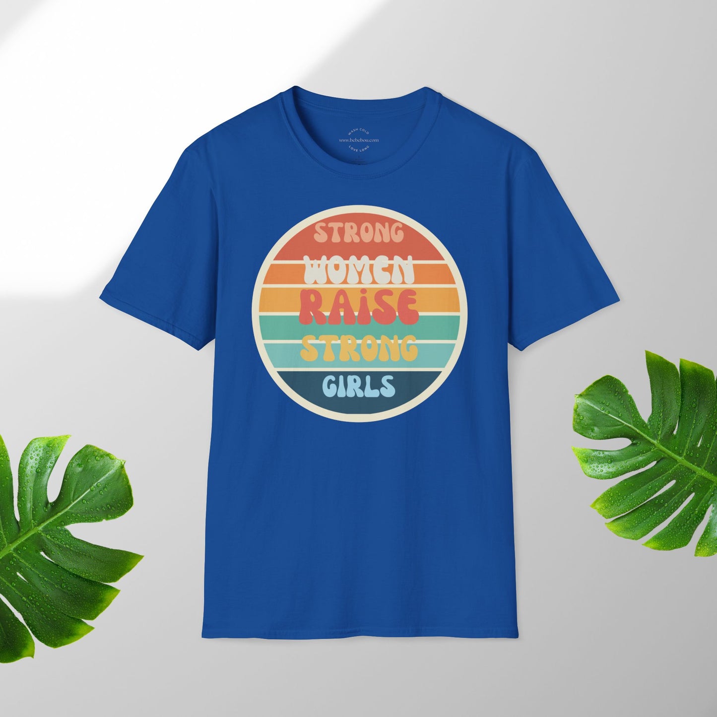 strong women raise strong girls T-shirt Lustige Sprüche, Perfektes Geschenk für Mütter, Minimalistisches Design, T-shirt relax komfort